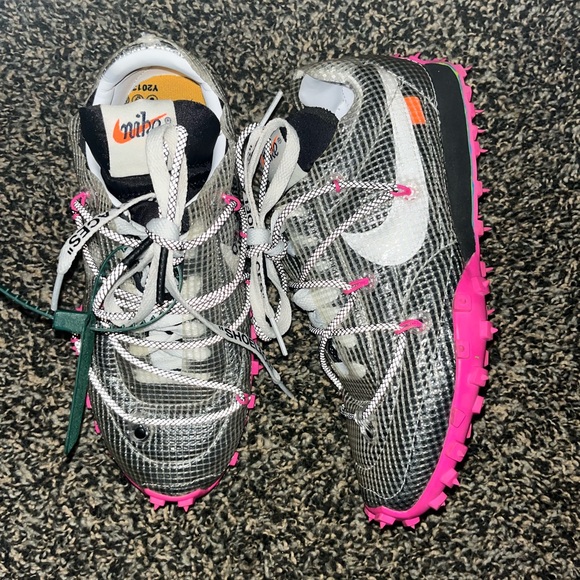 Authentic Off white Nike tennis shoes - Picture 4 of 5